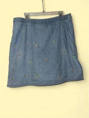 Classic Elements Light Blue Denim Mini Skirt with Floral Embroidery